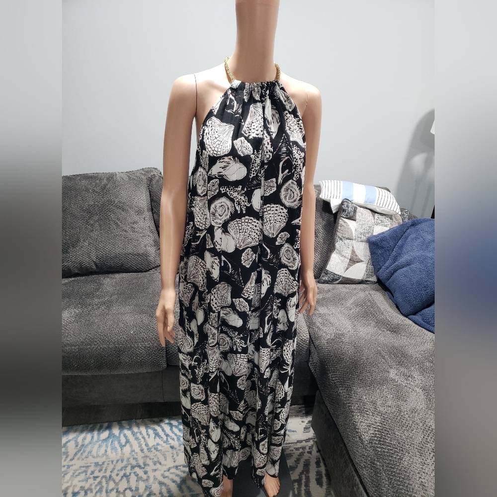 Nwt Beachy black and off white maxi dress